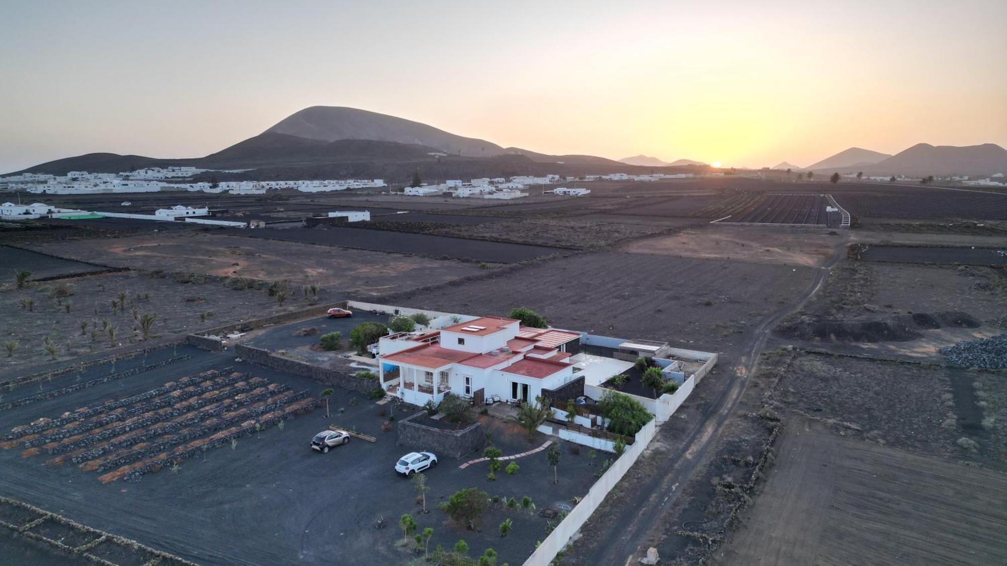 Quintero Suites San Bartolomé Exterior foto